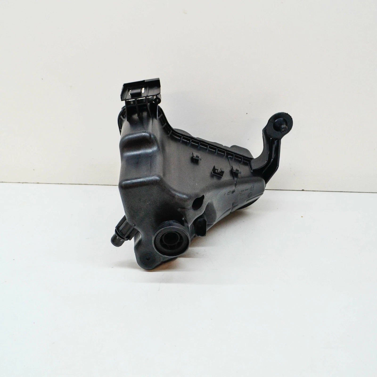 NEW BMW 1 F21 COOLANT EXPANSION TANK 17138677649 ORIGINAL