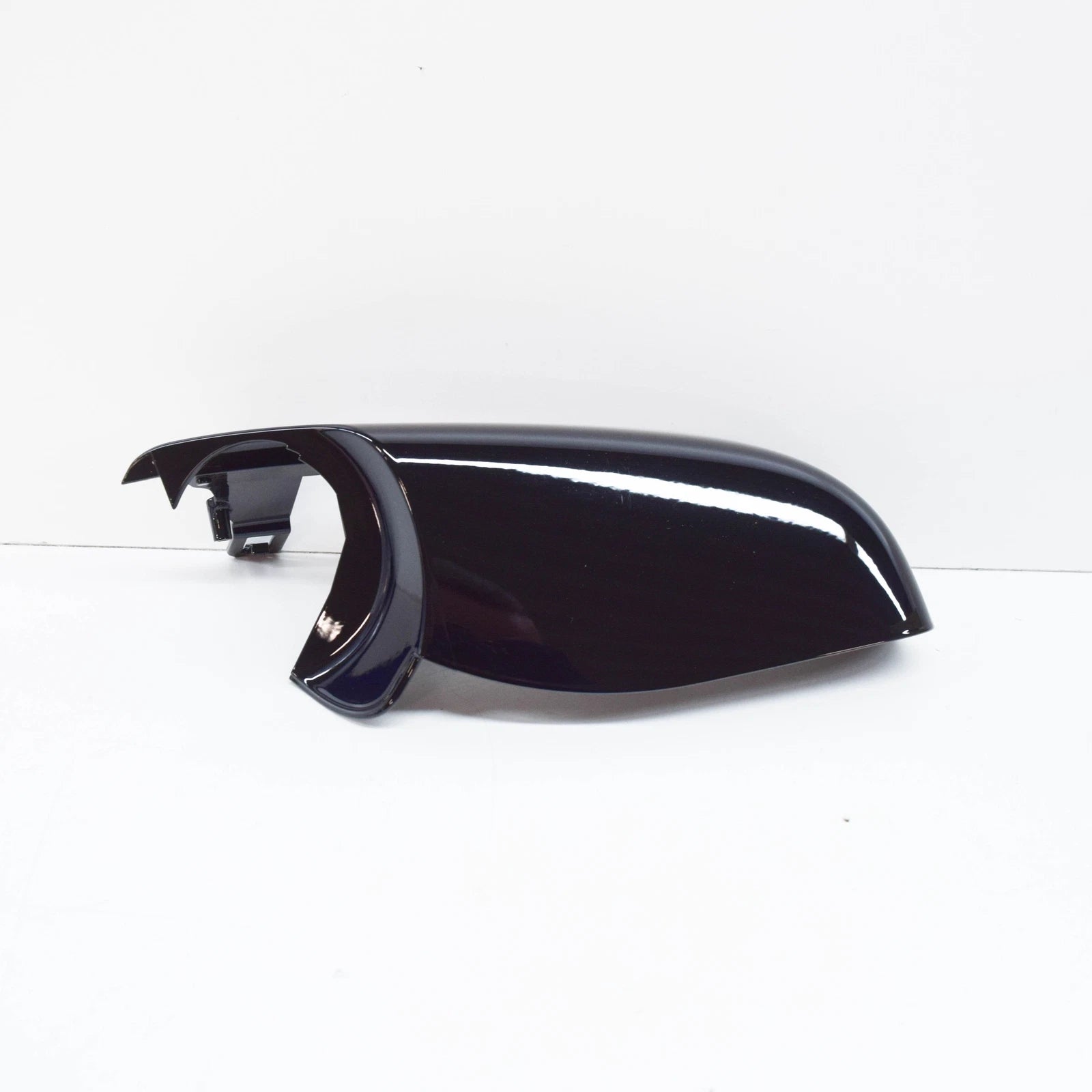 NEW BMW 5 E60 LEFT SIDE LOWER MIRROR HOUSING 51167266037 7266037 ORIGINAL