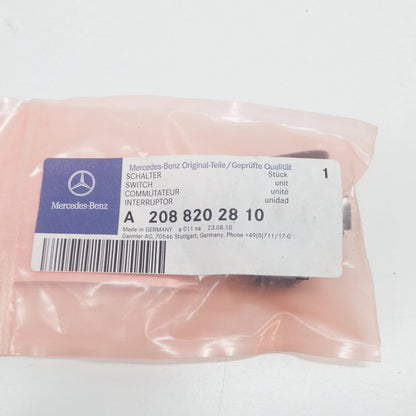 NEW MB CLK CONVERTIBLE A208 ROOF OPEN SWITCH BUTTON A2088202810 2000 ORIGINAL