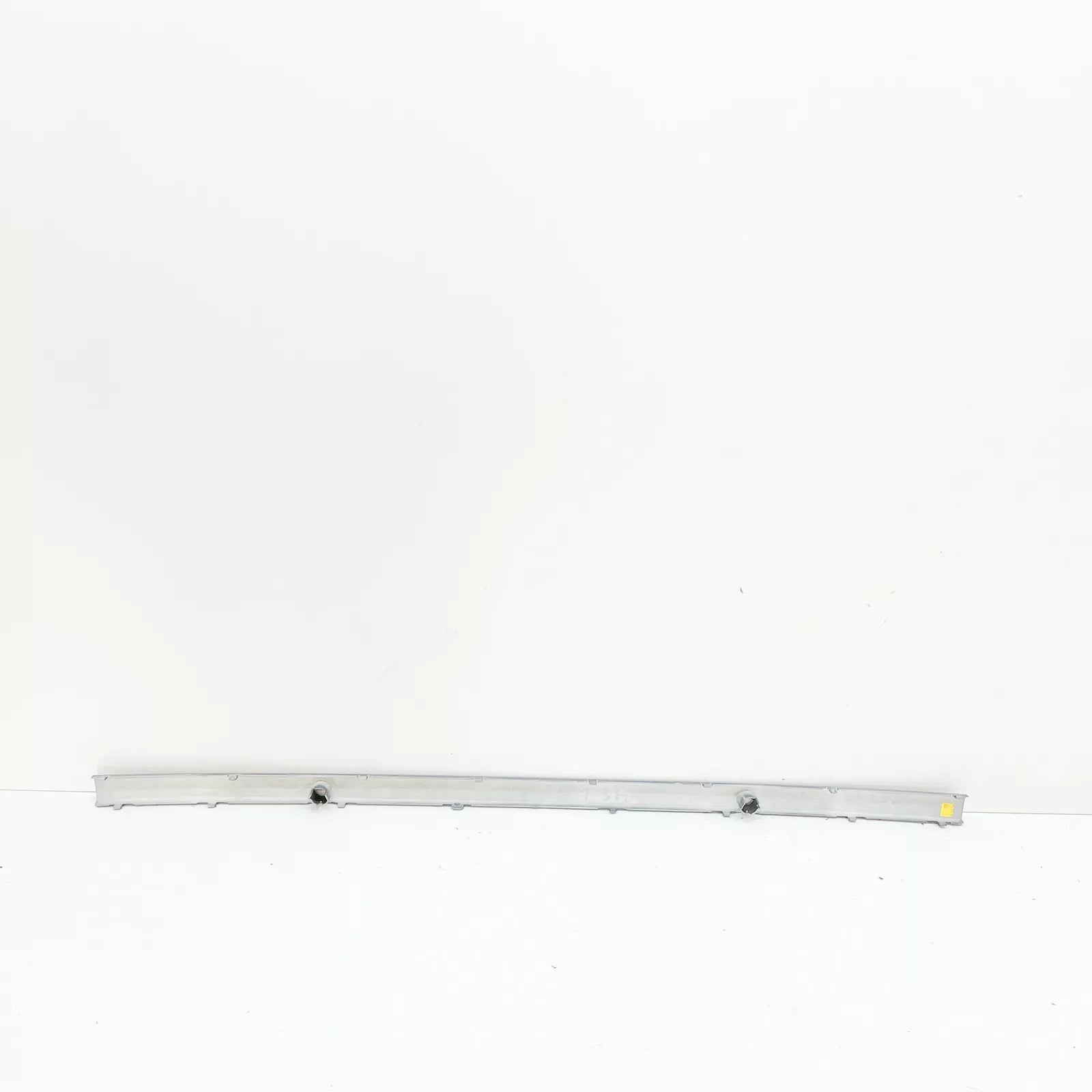 NEW BMW 5 E39 REAR BUMPER GUARD TRIM 7005944 51127005944 ORIGINAL