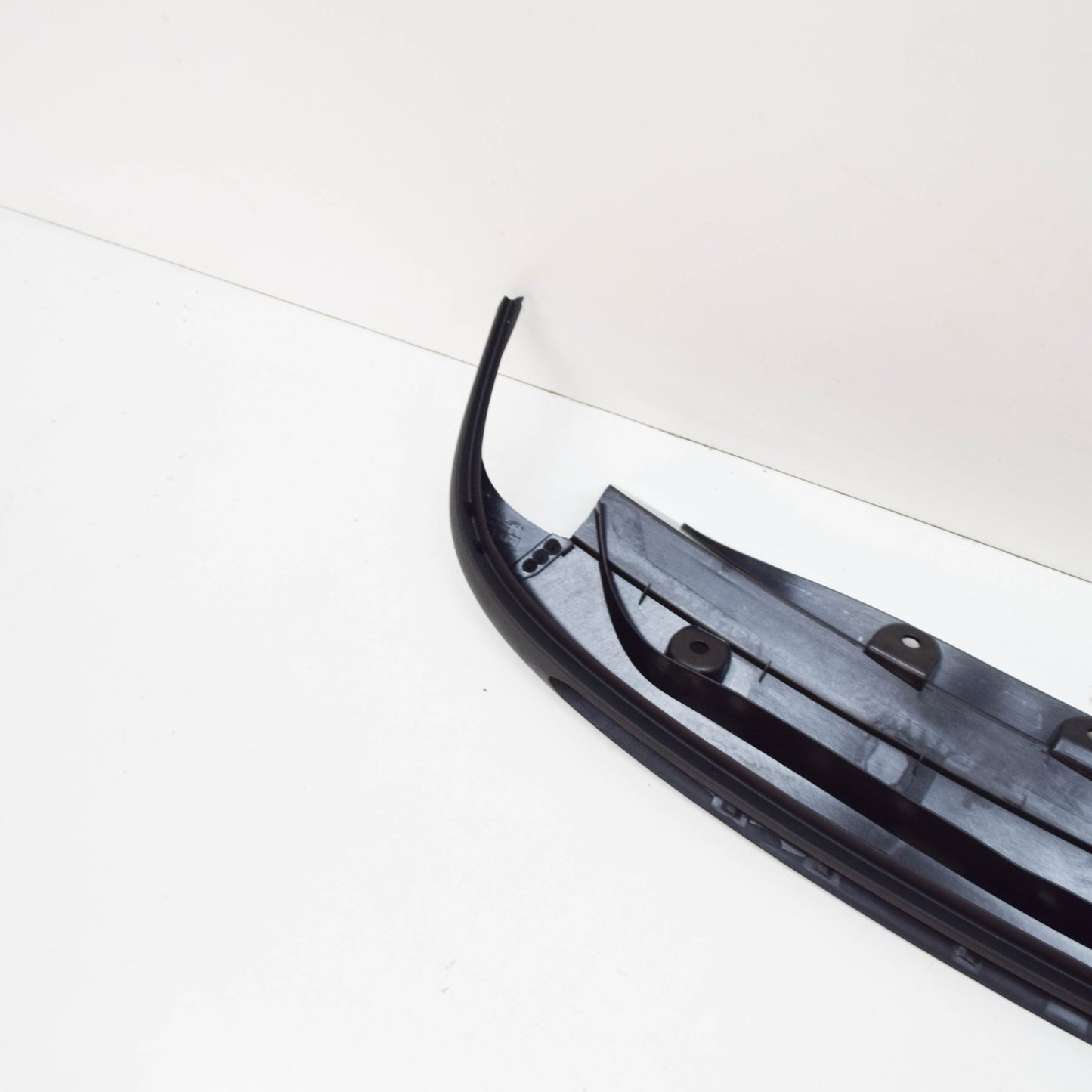 new mini clubman r55 rear roof tail light molding 51137168087 original