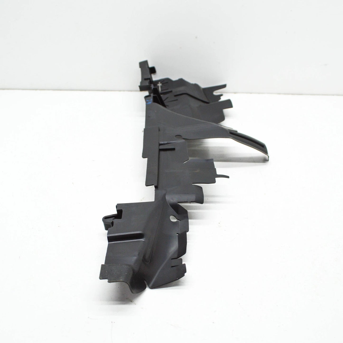 NEW VOLKSWAGEN TIGUAN AD RIGHT RADIATOR AIR GUIDE 5NN121284AP ORIGINAL