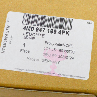 NEW AUDI Q7 4M REAR LEFT TRUNK INTERIOR LIGHTING 4M09471694PK ORIGINAL