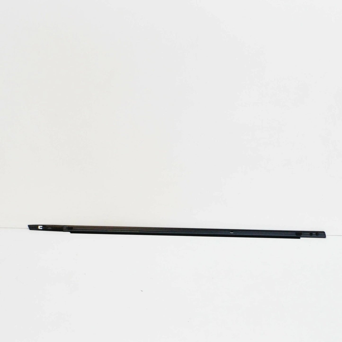 NEW MB B W245 FRONT LEFT DOOR OUTSIDE SEALING RAIL A1697200124