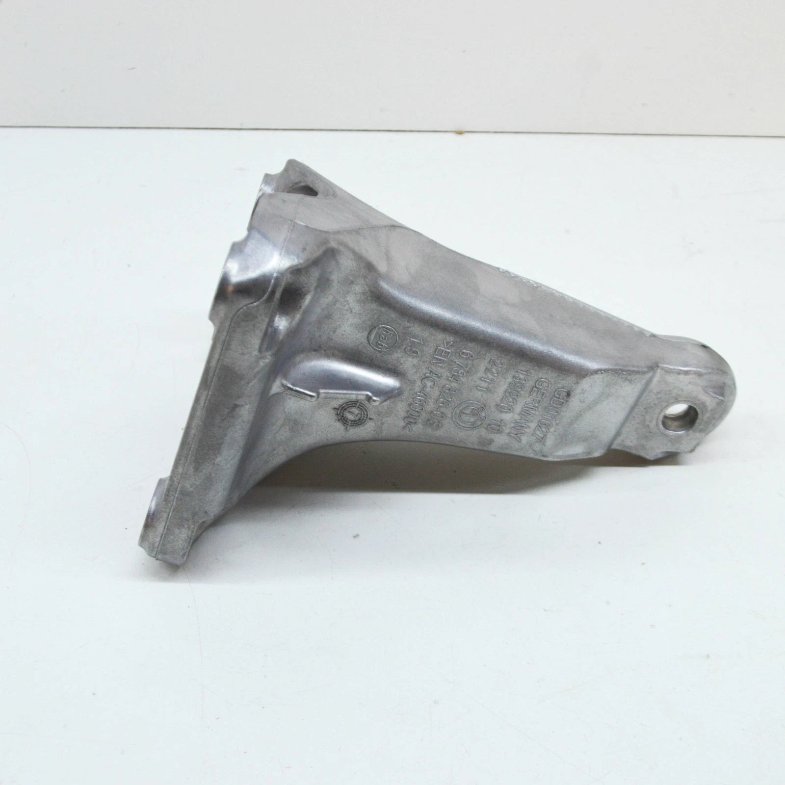 NEW BMW 1 F21 ENGINE RIGHT SIDE BRACKET 22116855822 ORIGINAL
