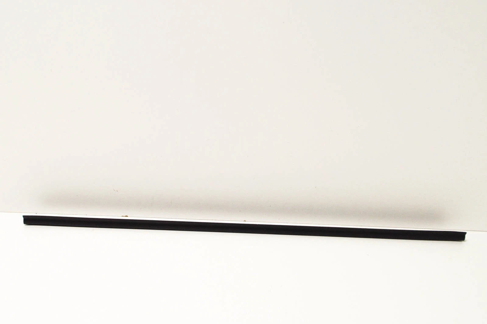 NEW MERCEDES S210 W210 WINDOW SEALING RAIL A2107250165 ORIGINAL