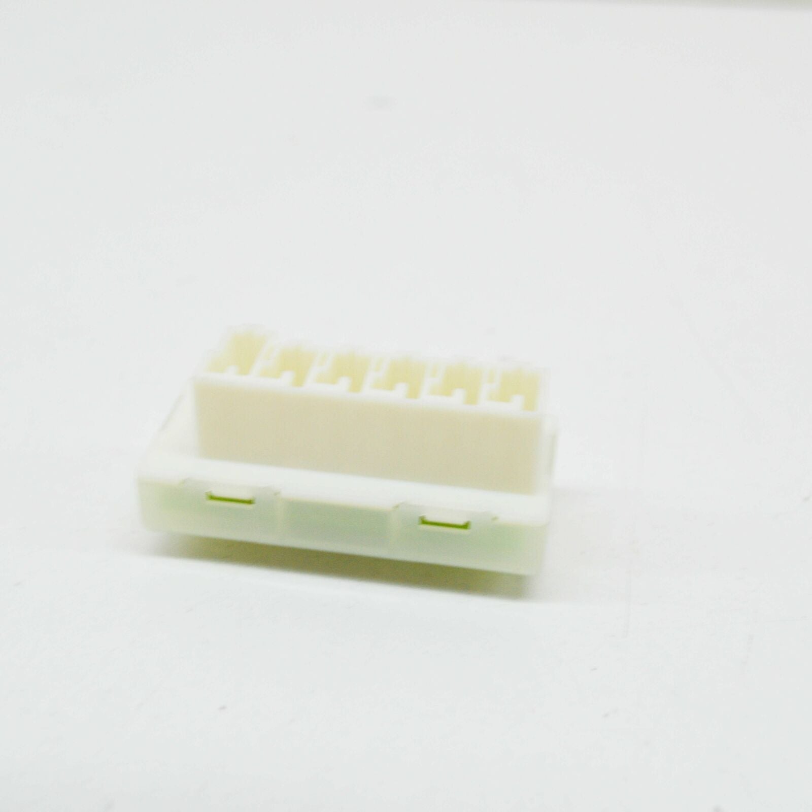 NEW MERCEDES-BENZ E COUPE C207 ENERGY DISTRIBUTOR A0009820512 ORIGINAL