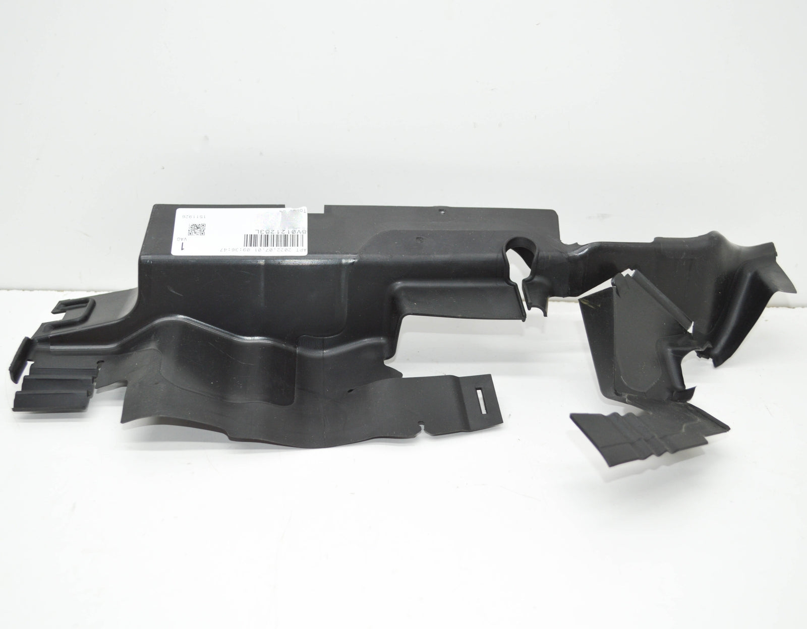 NEW AUDI A3 8V LEFT SIDE COOLING FAN AIR GUIDE 8V0121283L ORIGINAL