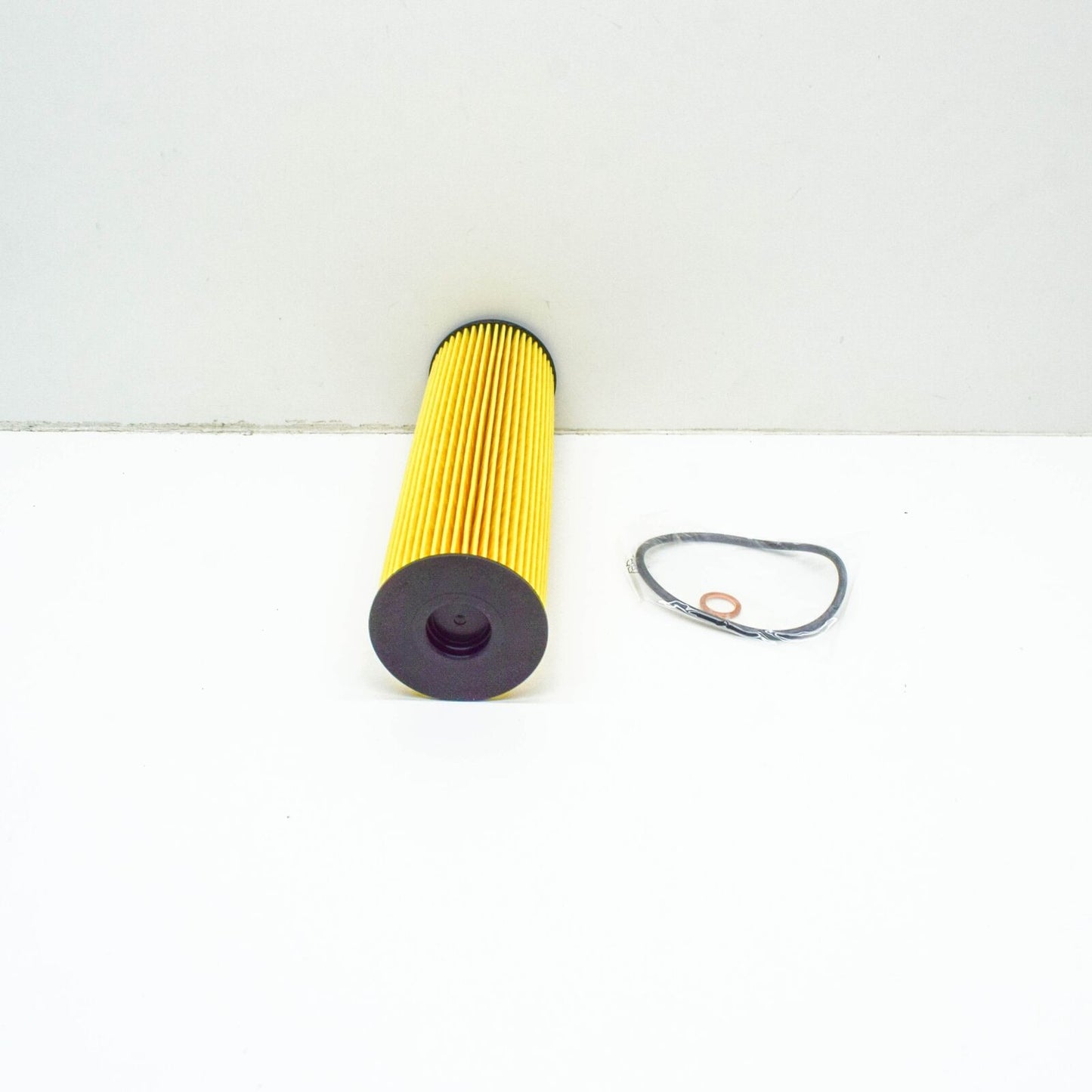 NEW MERCEDES-BENZ S W140 ENGINE OIL FILTER A1201800009 ORIGINAL