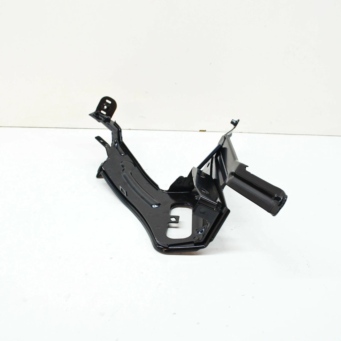 NEW AUDI A6 C8 FRONT RIGHT FENDER HOLDER BRACE 4K0821132