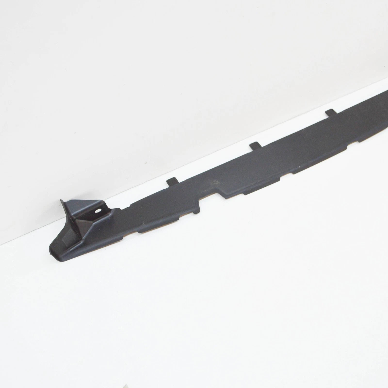 NEW AUDI RS Q3 8U RADIATOR AIR GUIDE 8U0121329B