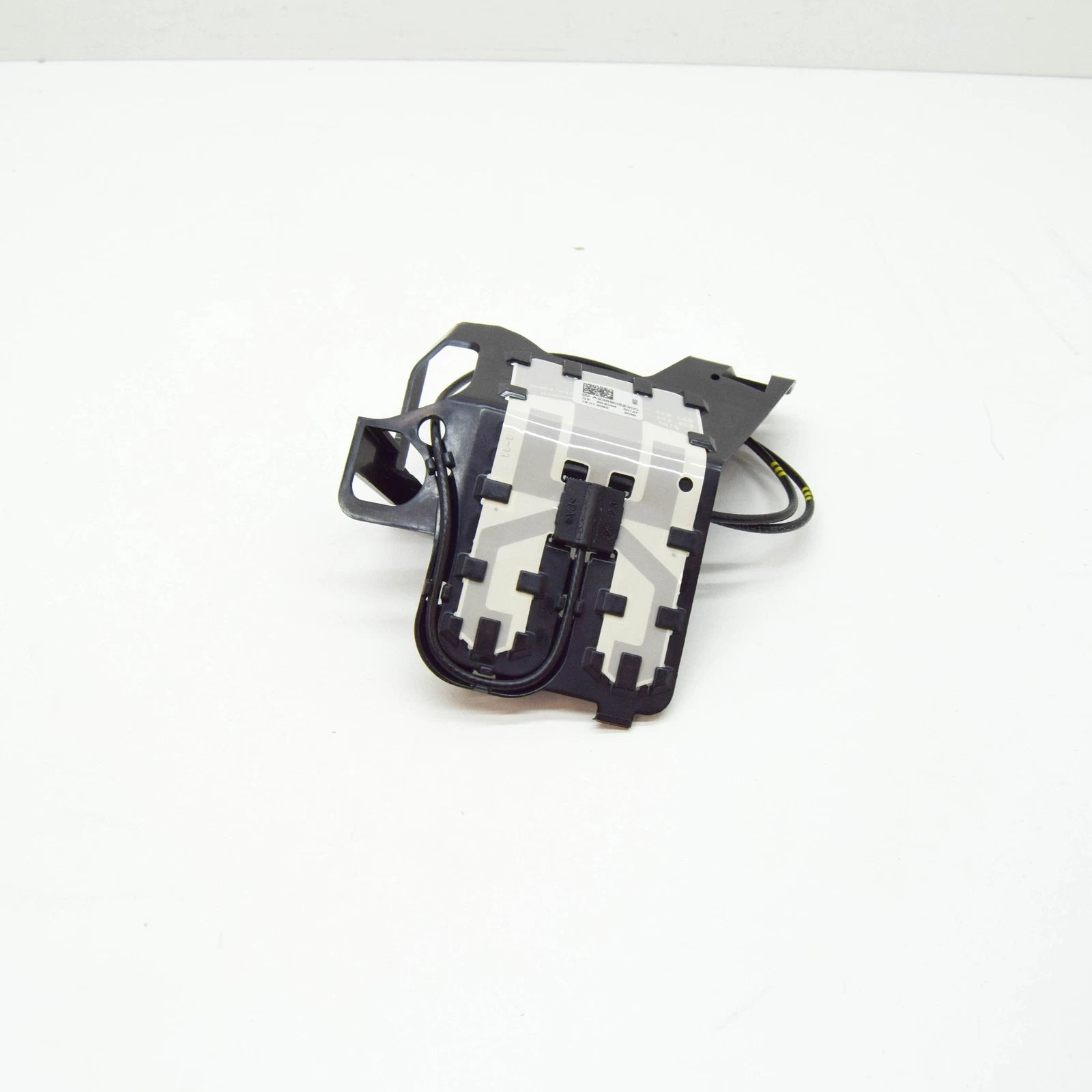 NEW MB E C238 FRONT LEFT DOOR MIRROR TELEPHONE ANTENNA LHD A2388109701 ORIGINAL