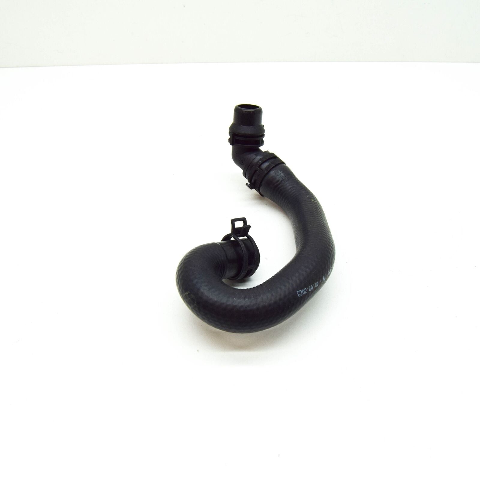 NEW MERCEDES-BENZ E CABRIO A207 ENGINE WATER COOLANT HOSE A2048301096 ORIGINAL