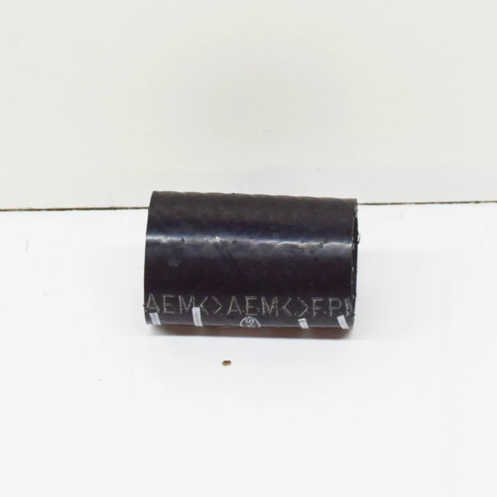 NEW AUDI A4 B7 BREATHER HOSE COUPLER 06D133299C