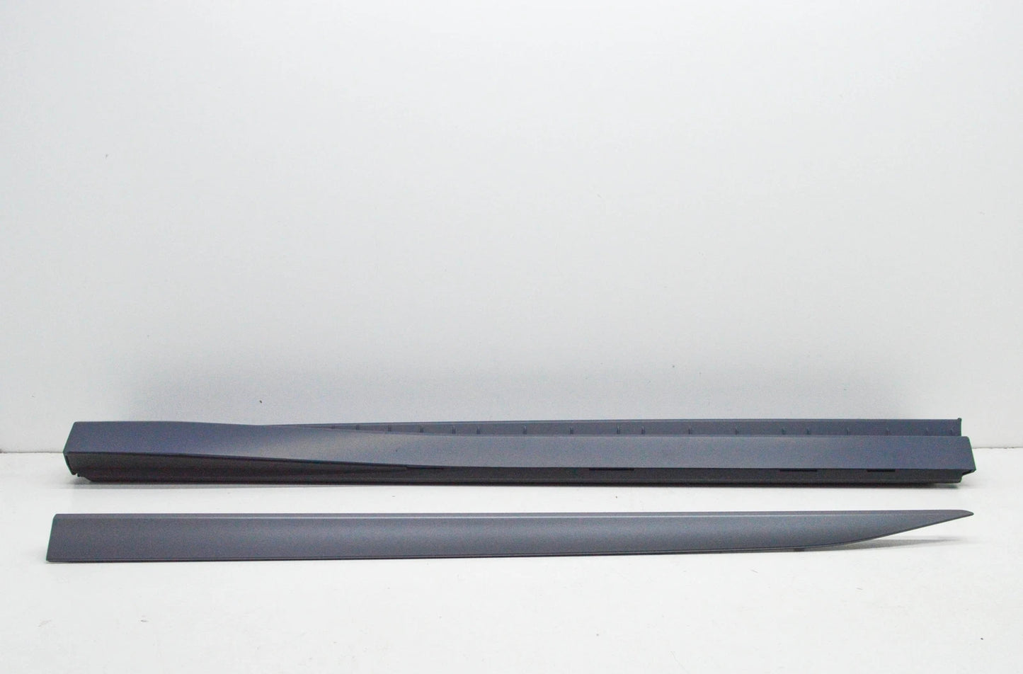 NEW AUDI Q3 8U FRONT LEFT DOOR LOWER MOLDING 83A853959BGRU