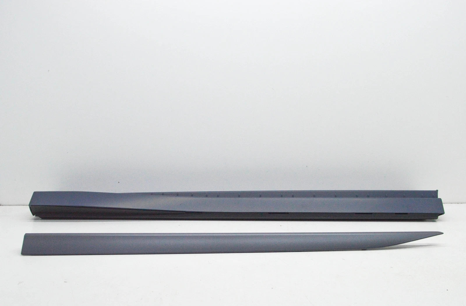 NEW AUDI Q3 8U FRONT LEFT DOOR LOWER MOLDING 83A853959BGRU