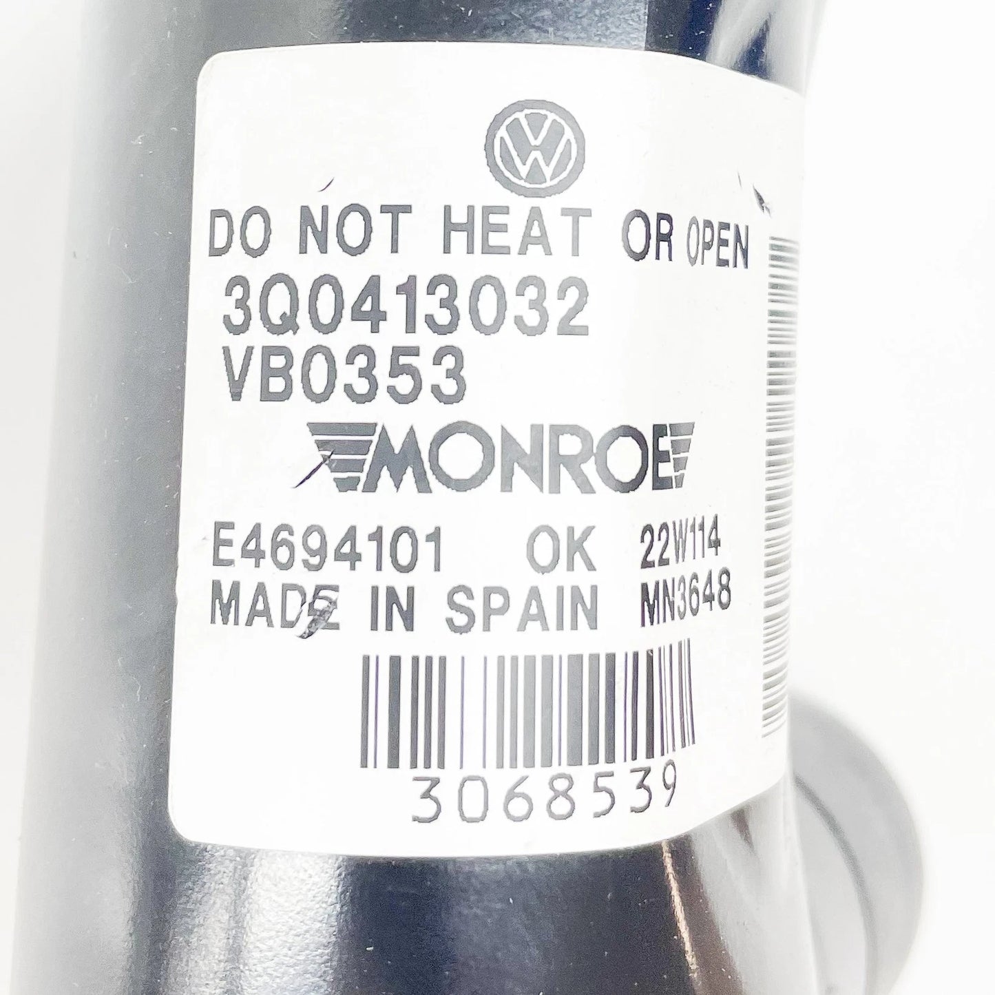 NEW VW PASSAT ALLTRACK B8 3G5 FRONT SHOCK ABSORBER 3Q0413032 ORIGINAL