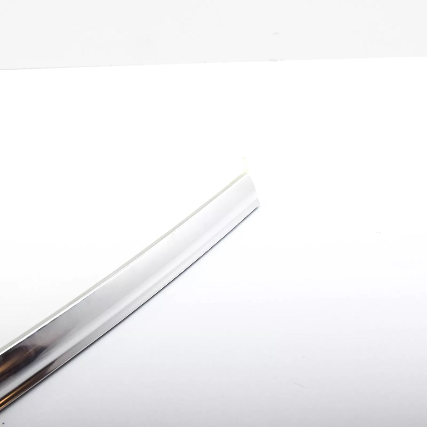 NEW MERCEDES-BENZ S W126 WINDSHIELD TOP RIGHT MOULDING A1266703822 ORIGINAL