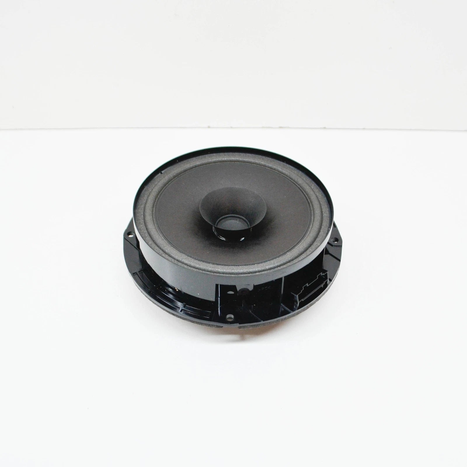 NEW VOLKSWAGEN JETTA MK6 REAR DOOR SPEAKER 5C6035710A