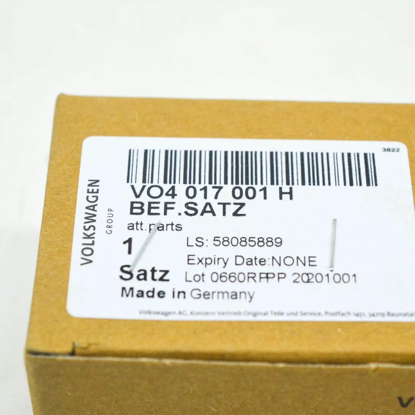 NEW AUDI Q7 4M FRONT AND REAR WHEELHOUSING LINER ATTACHMENT SET V04017001H