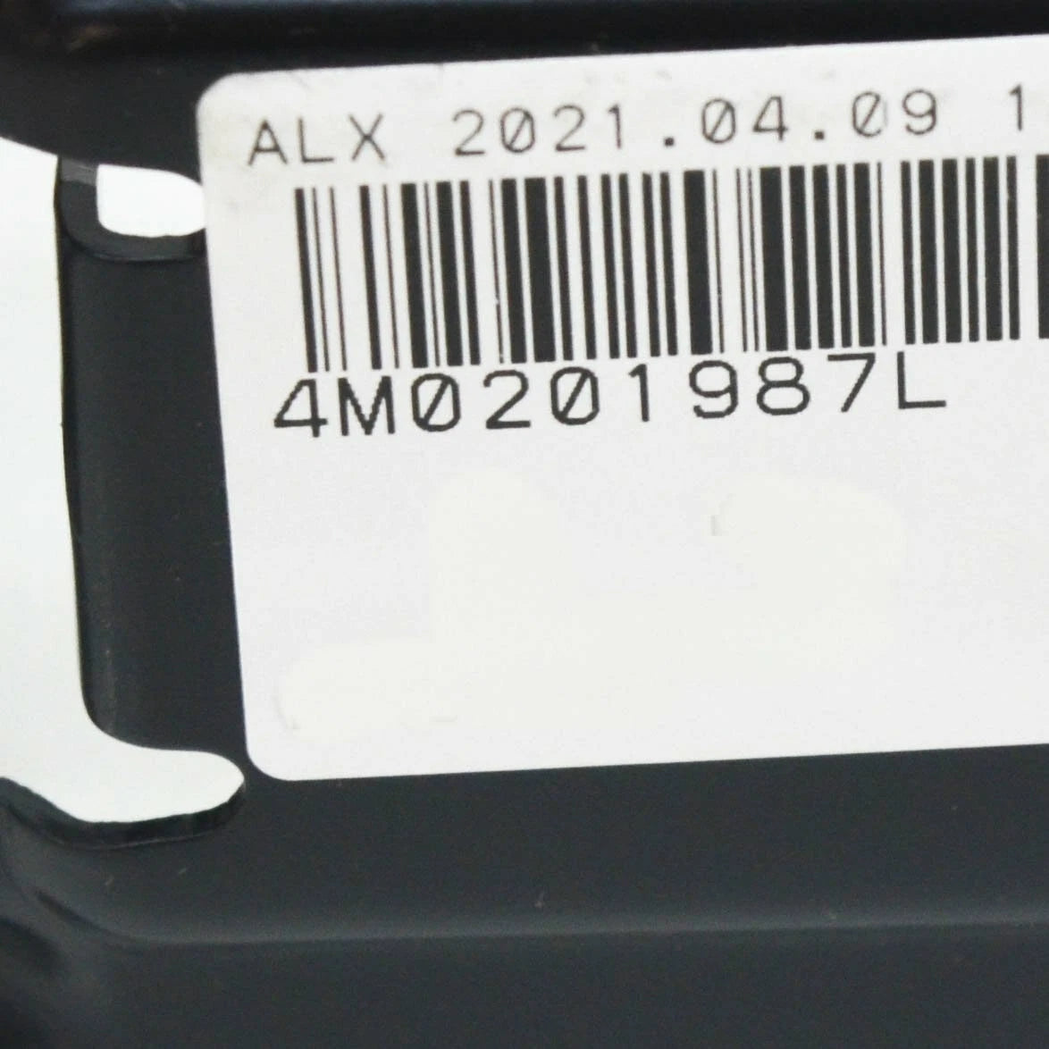 NEW AUDI Q7 4M FUEL FILTER RETAINER 4M0201987L