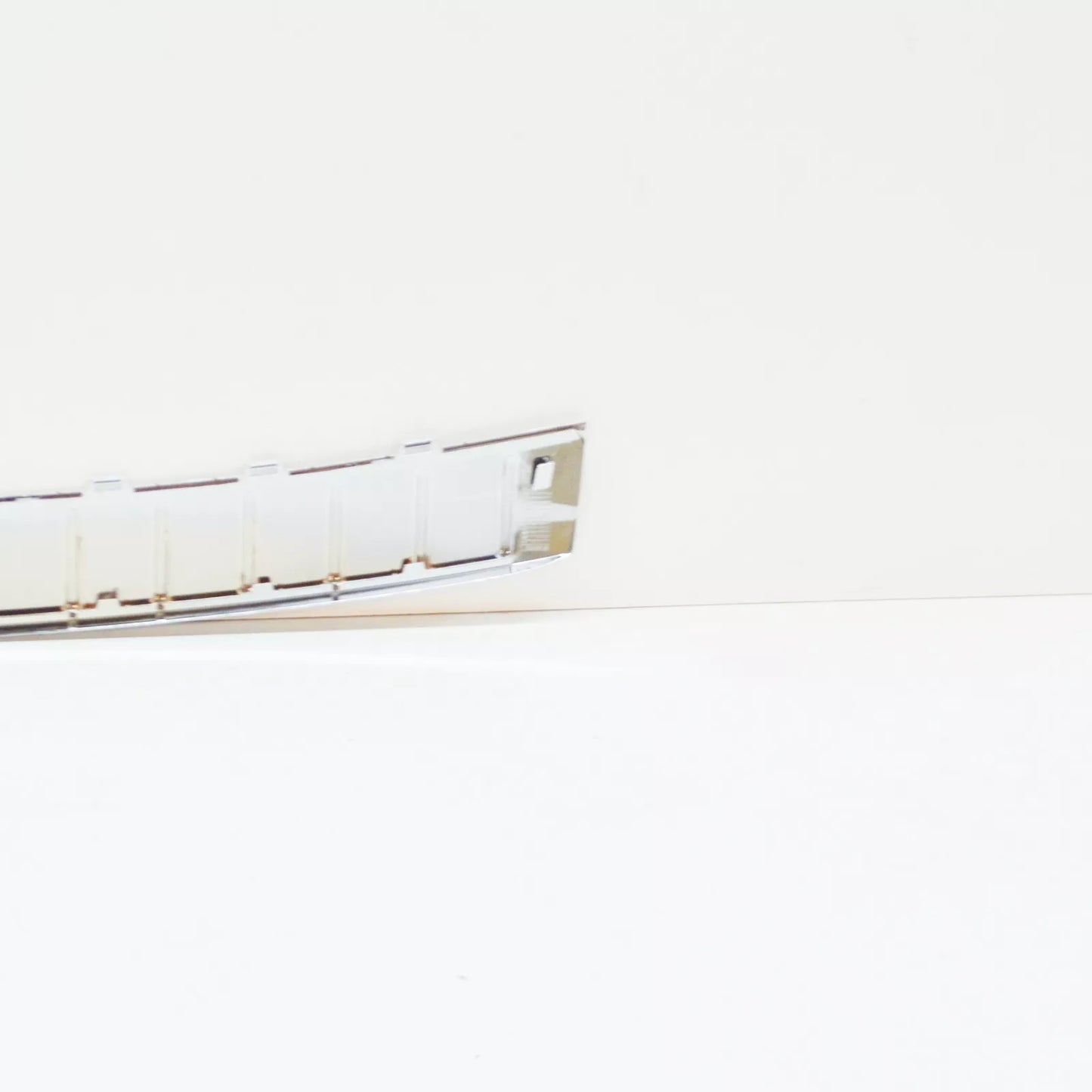 NEW VW TOUAREG 7P REAR BUMPER UPPER CHROME TRIM MOLDING 7P6807787A2ZZ ORIGINAL