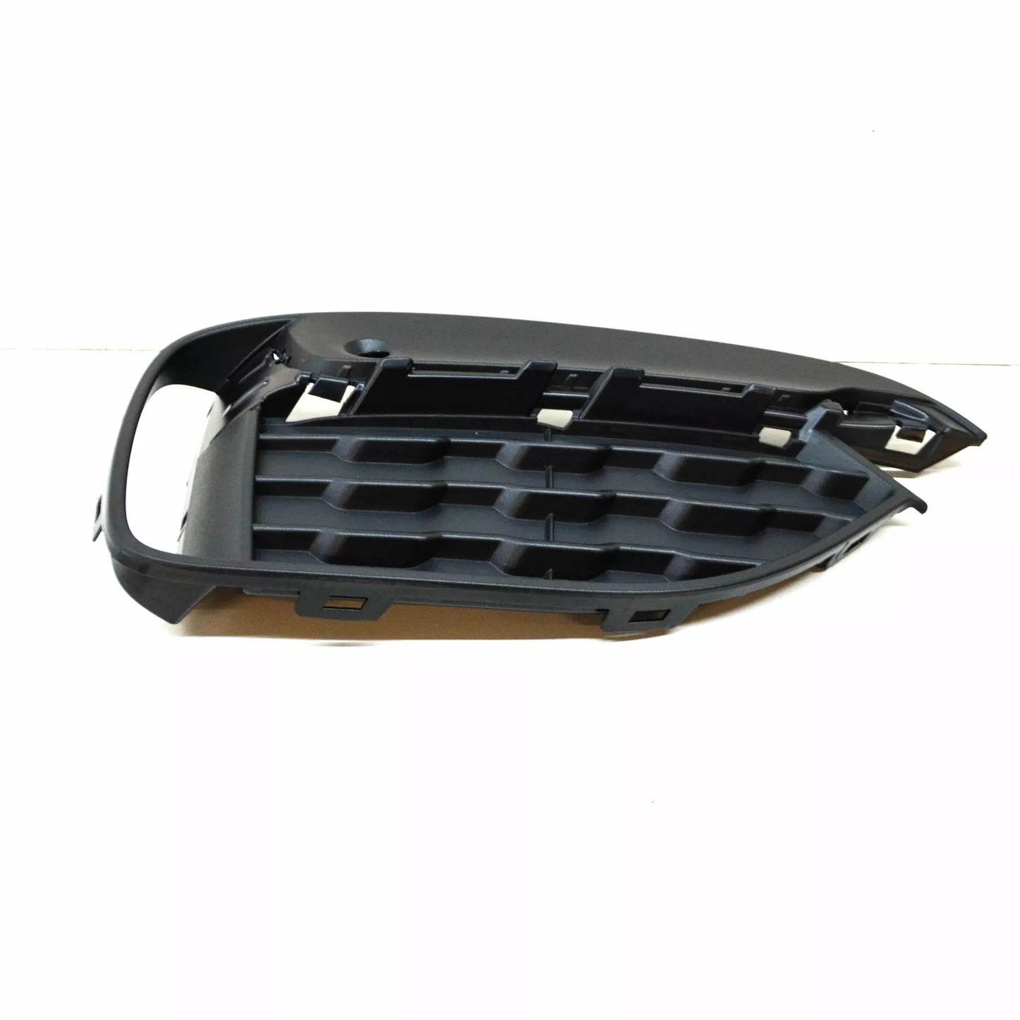 NEW BMW X6 F16 FRONT BUMPER RIGHT CLOSED M GRILLE 51118069326