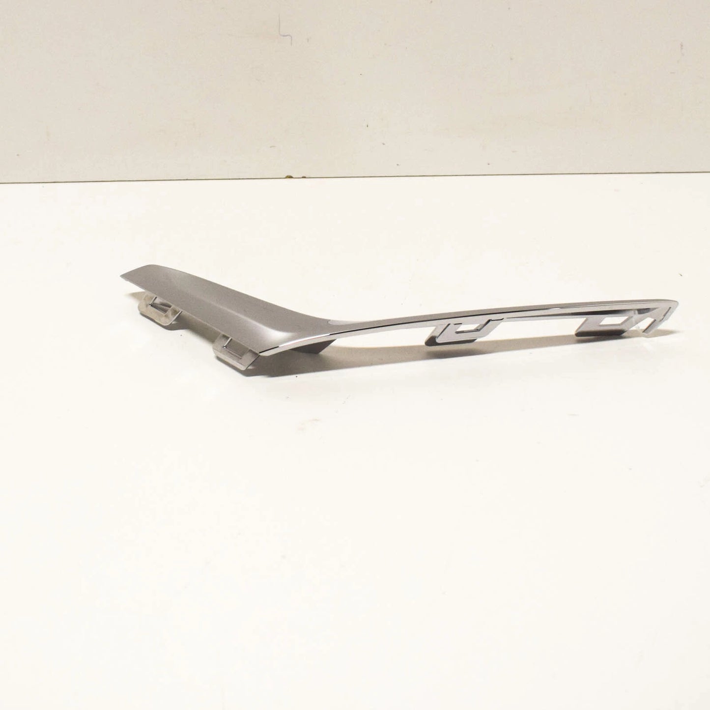 NEW BMW 3 G20 FRONT BUMPER LOWER LEFT MOULDING TRIM 51117471523 ORIGINAL