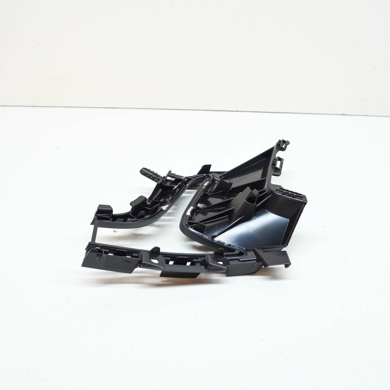 NEW AUDI A6 C8 FRONT BUMPER RIGHT LOWER GRILLE BRACKET 4K08076989B9 ORIGINAL