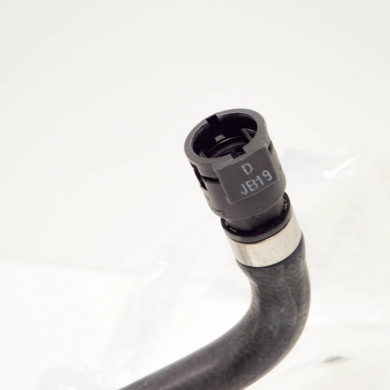 NEW BMW 7 E38 RADIATOR WATER UPPER PIPE HOSE 740I PETROL 4.4 1711877 ORIGINAL