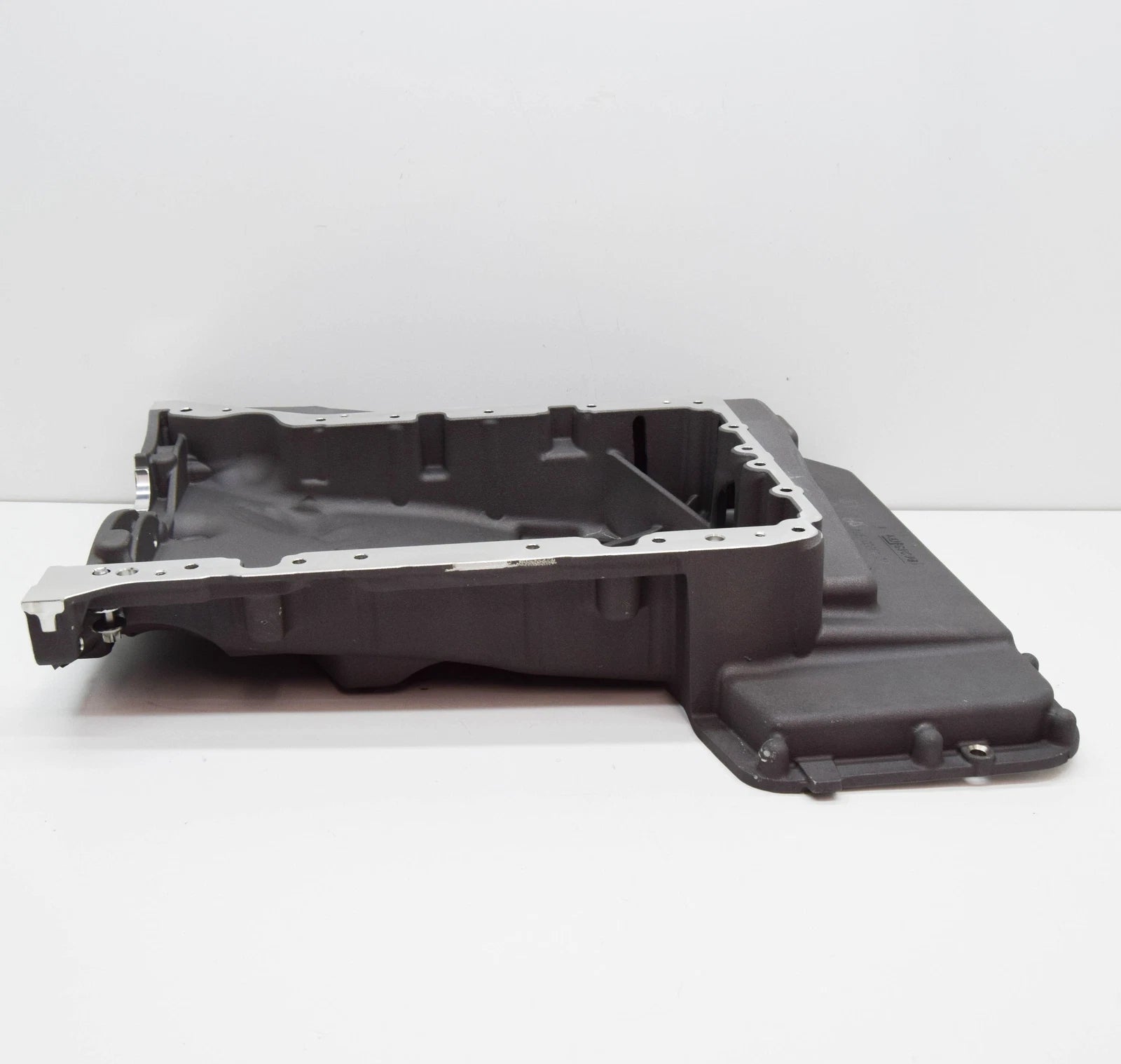 NEW MERCEDES-BENZ VITO W447 OIL PAN UPPER PART A6510143300 ORIGINAL