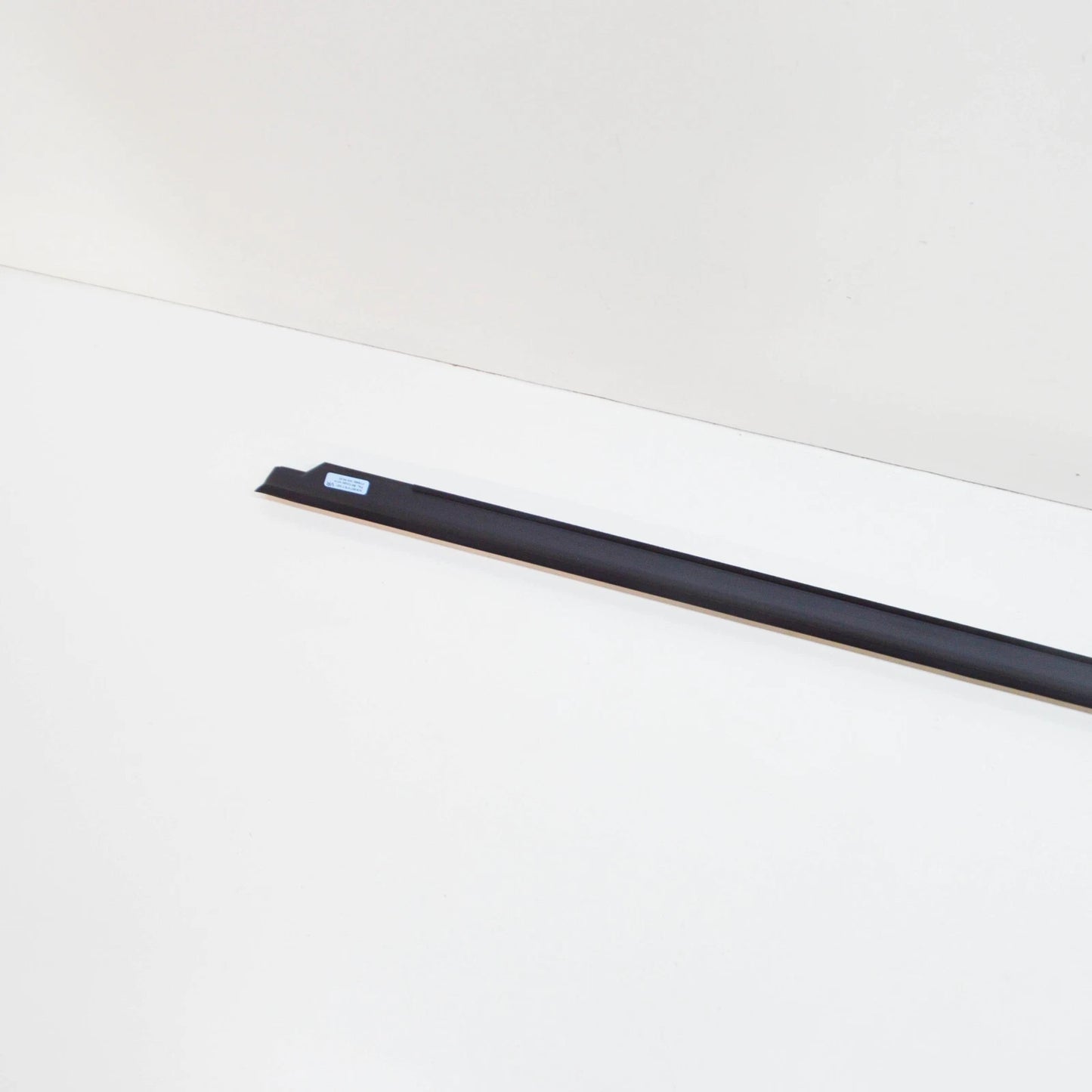 NEW VW CC 35 FRONT RIGHT OUTER DOOR WINDOW APERTURE SEAL 3C8837476F3Q7 ORIGINAL