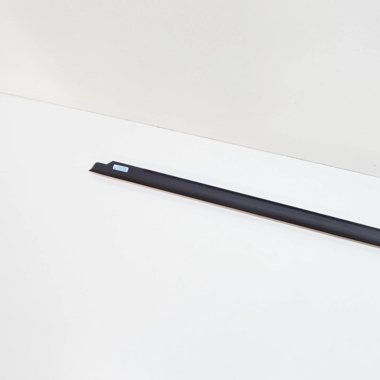 NEW VW CC 35 FRONT RIGHT OUTER DOOR WINDOW APERTURE SEAL 3C8837476F3Q7 ORIGINAL