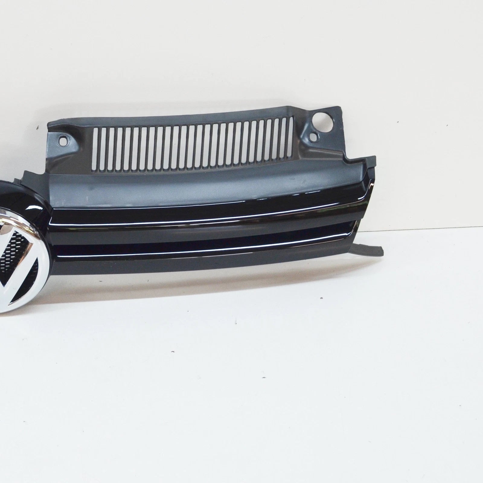 NEW VOLKSWAGEN GOLF 5K MK6 FRONT RADIATOR GRILLE 1K9853651DQWA ORIGINAL