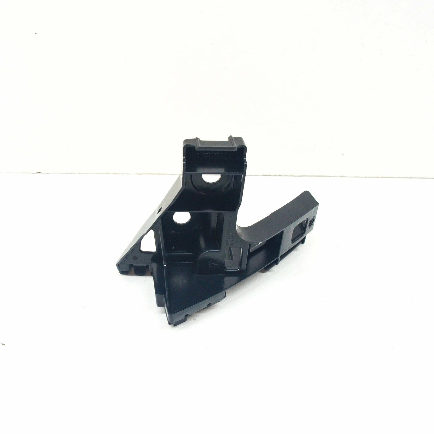 NEW VOLKSWAGEN GOLF MK7 REAR BUMPER LEFT BRACKET 5G6807393A ORIGINAL