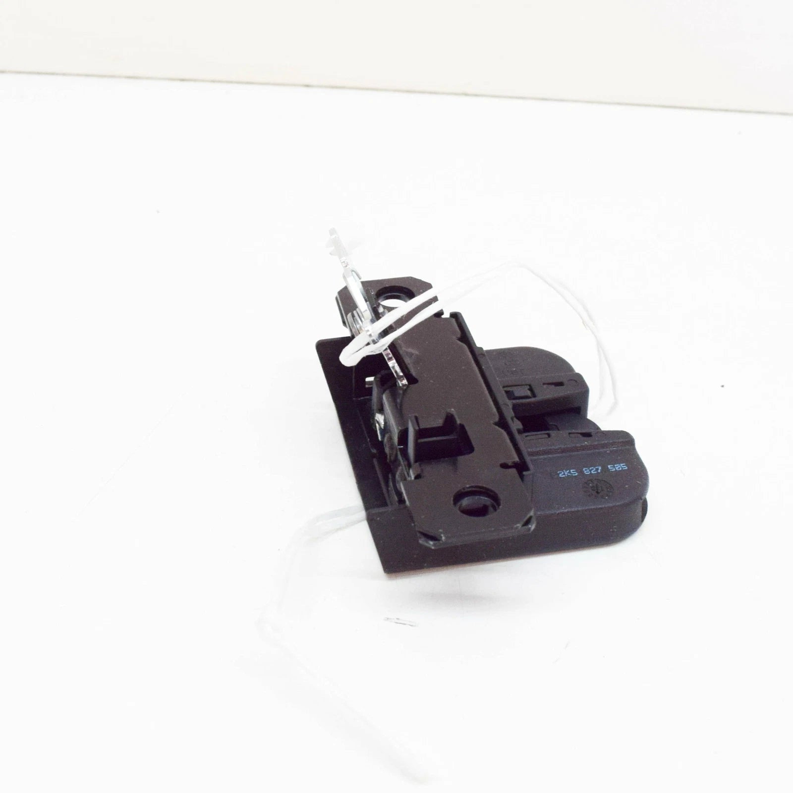 NEW VOLKSWAGEN CADDY 2K TRUNK BOOT LID LOCK 2K5827505