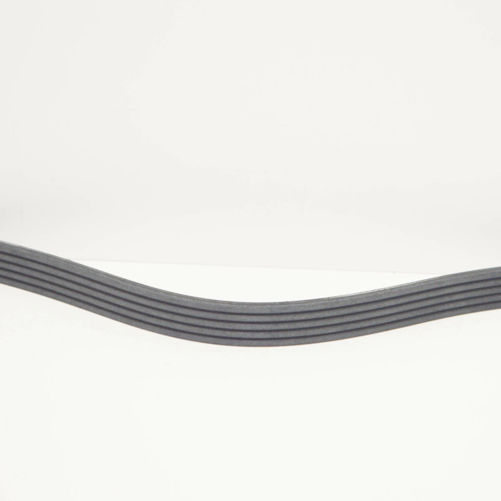 NEW AUDI TT FV SERPENTINE V-BELT RIBBED 07K145933T