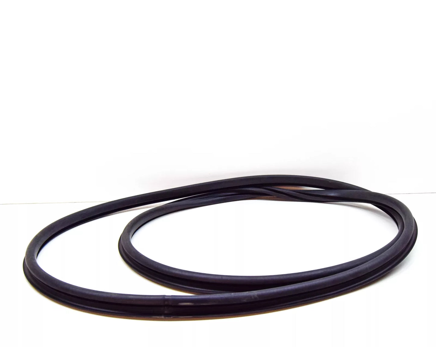 NEW BMW 3 E30 FRONT WINDSHIELD GLASS SEAL 51311972248 1972248 ORIGINAL