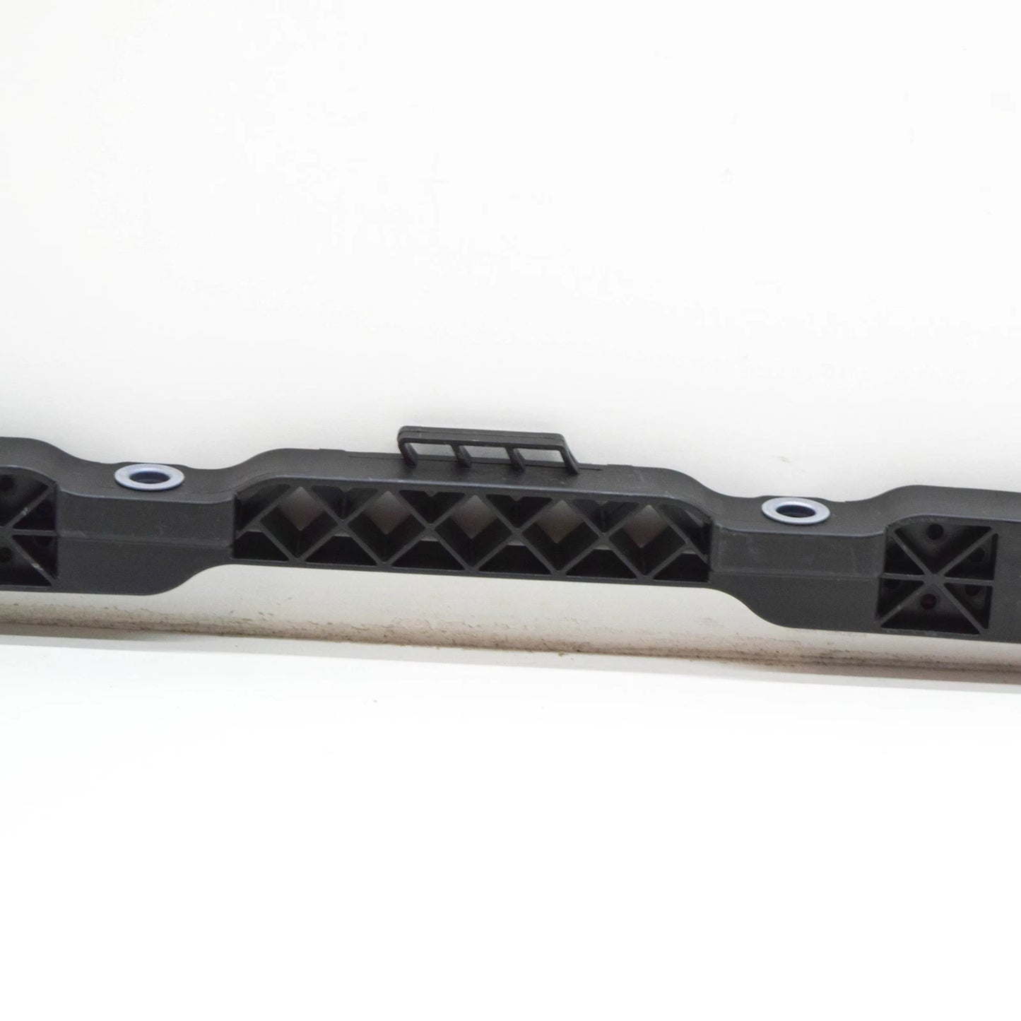 NEW VOLKSWAGEN PASSAT B8 FRONT BUMPER CENTER BRACKET 3G0807571 ORIGINAL