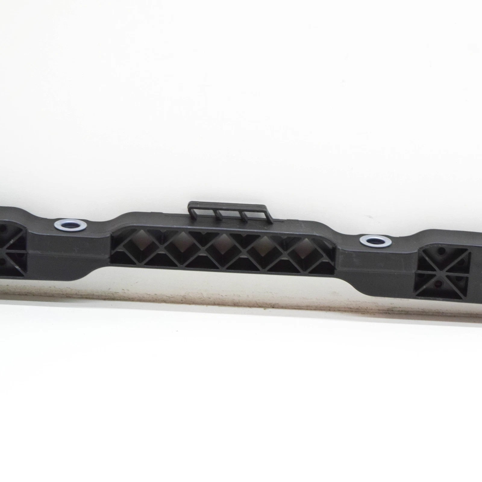 NEW VOLKSWAGEN PASSAT B8 FRONT BUMPER CENTER BRACKET 3G0807571 ORIGINAL