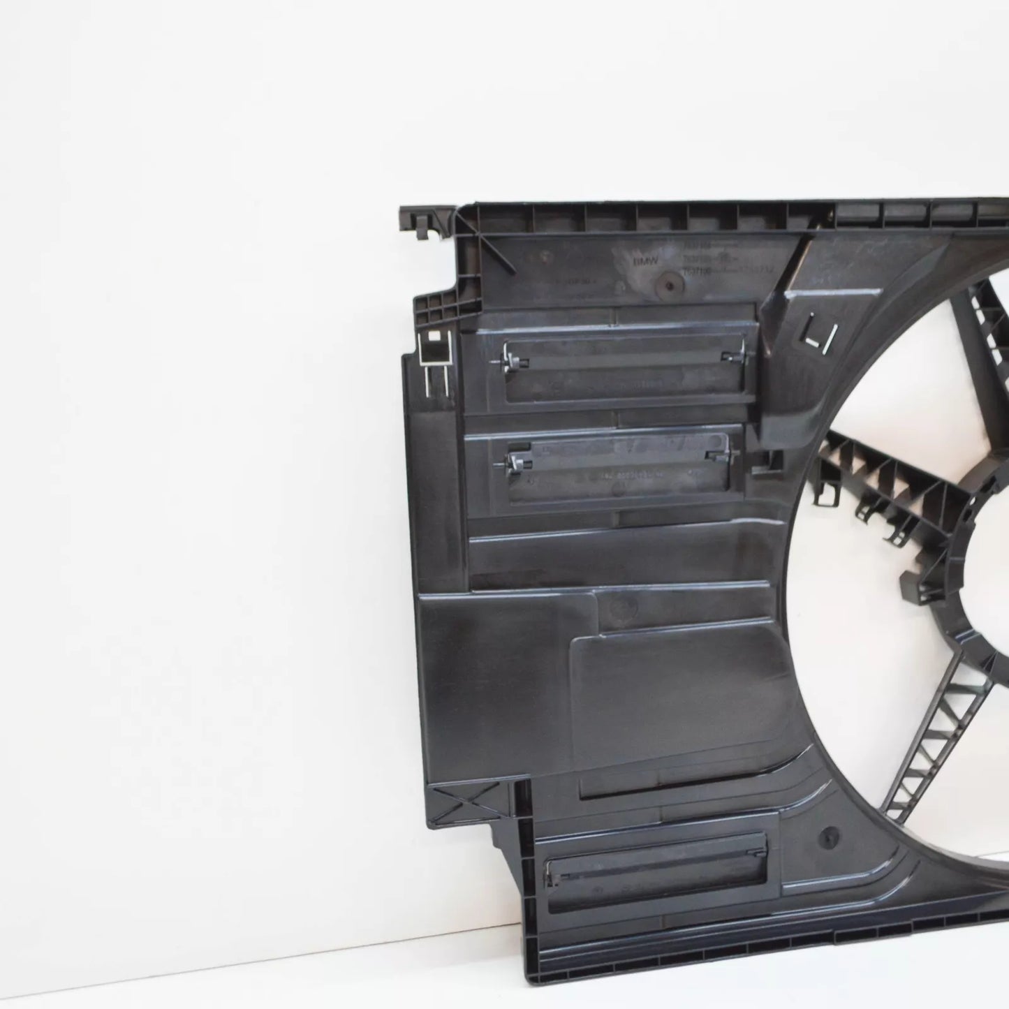 NEW BMW F45 F46 F55 F56 RADIATOR FAN SHROUD 600-850W 7637189 17427637189