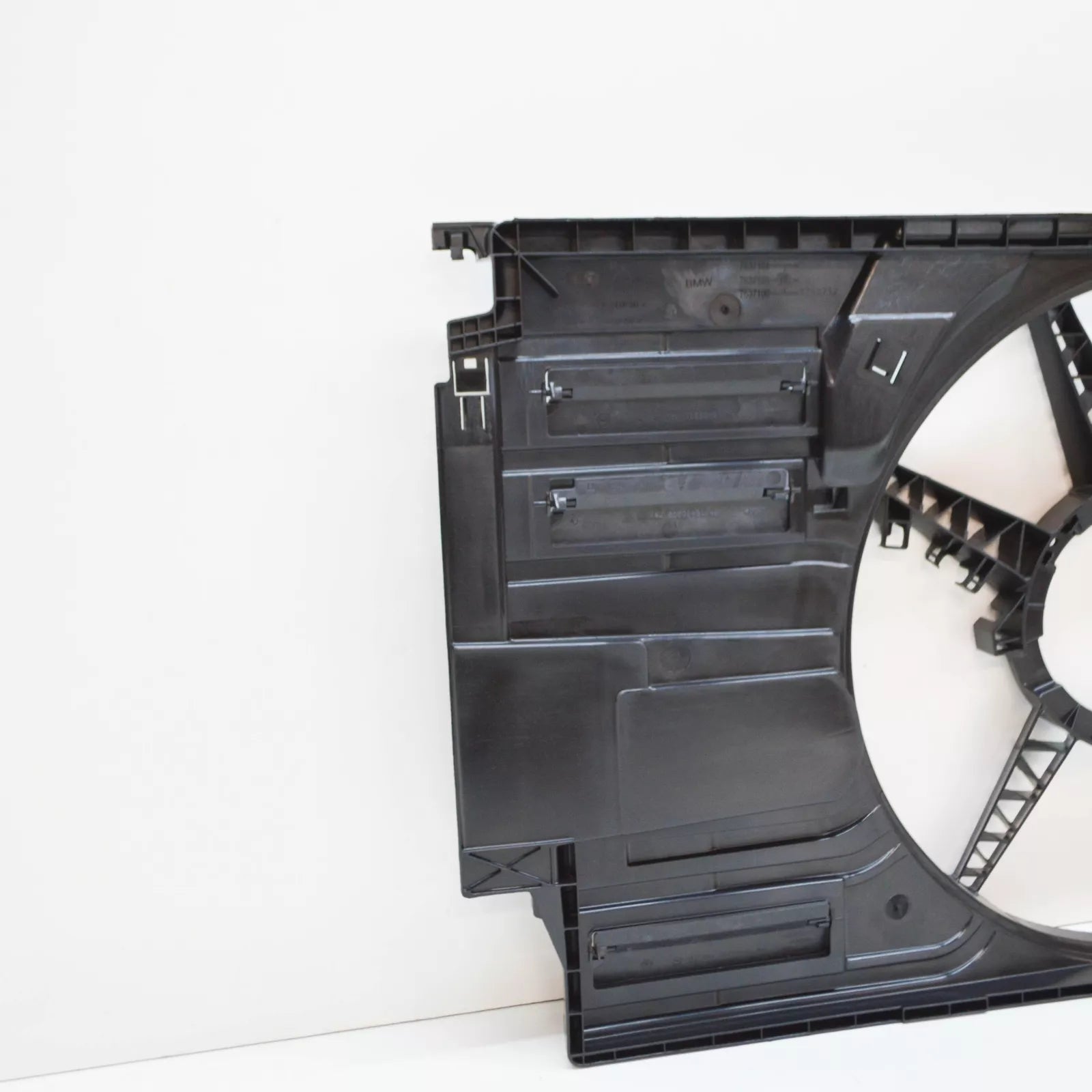 NEW BMW F45 F46 F55 F56 RADIATOR FAN SHROUD 600-850W 7637189 17427637189