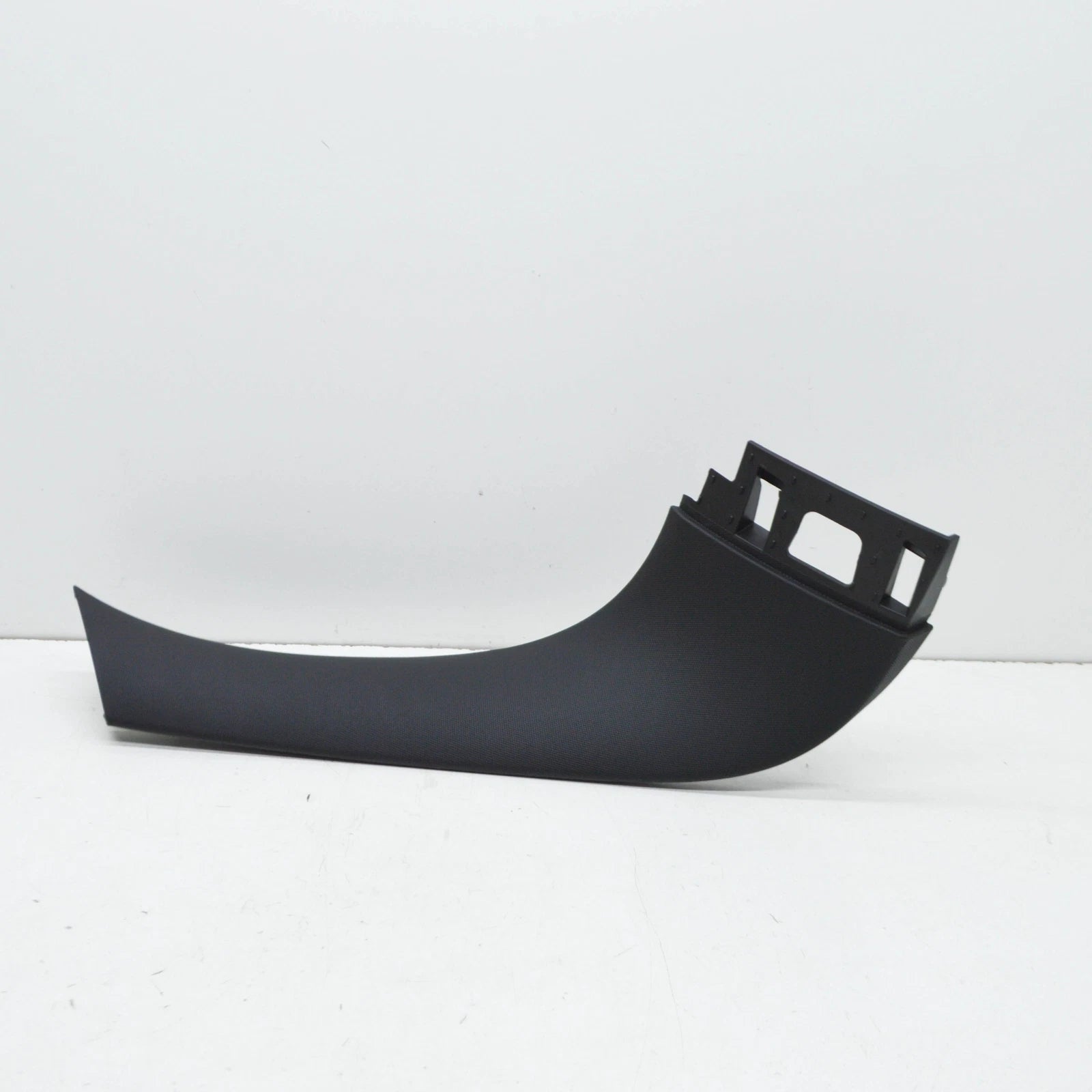 NEW BMW X5 G05 REAR LEFT TAILGATE CENTER PANEL TRIM 51497442971 ORIGINAL