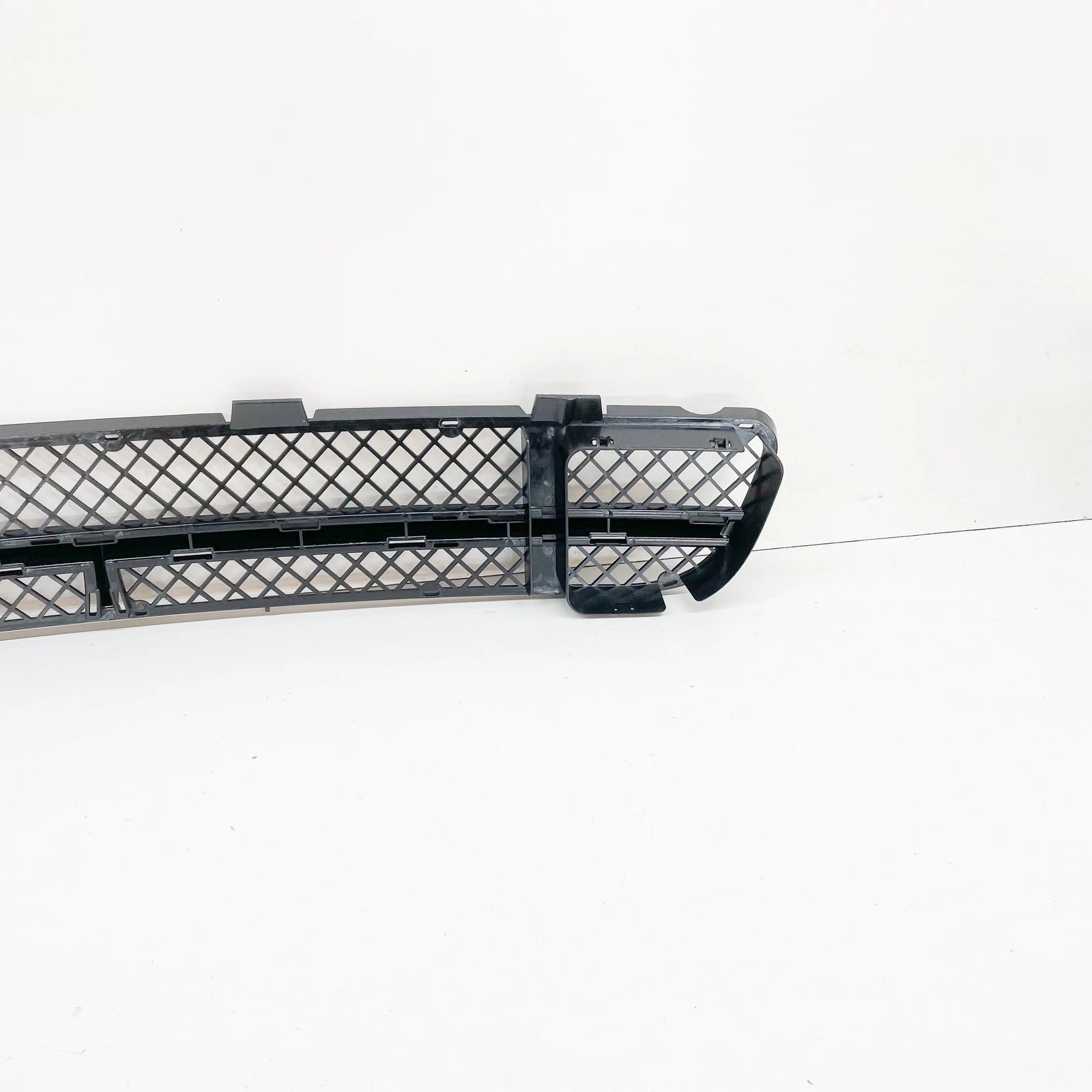 NEW BMW 5 E39 M-TECHNIC FRONT BUMPER CENTER GRILL MESH 51112495280 2495280