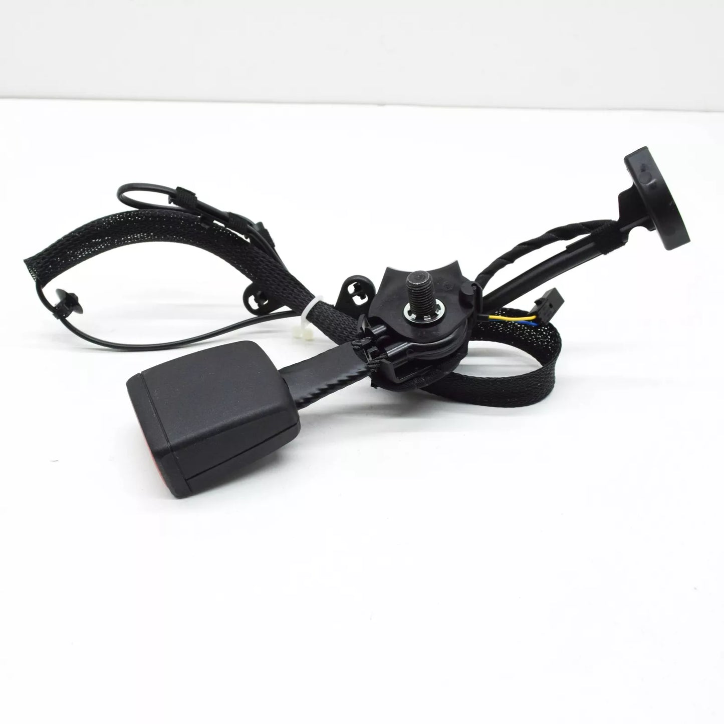 NEW VOLKSWAGEN TIGUAN AD MK2 REAR RIGHT SEAT BELT LATCH 5NA857754BMNB ORIGINAL