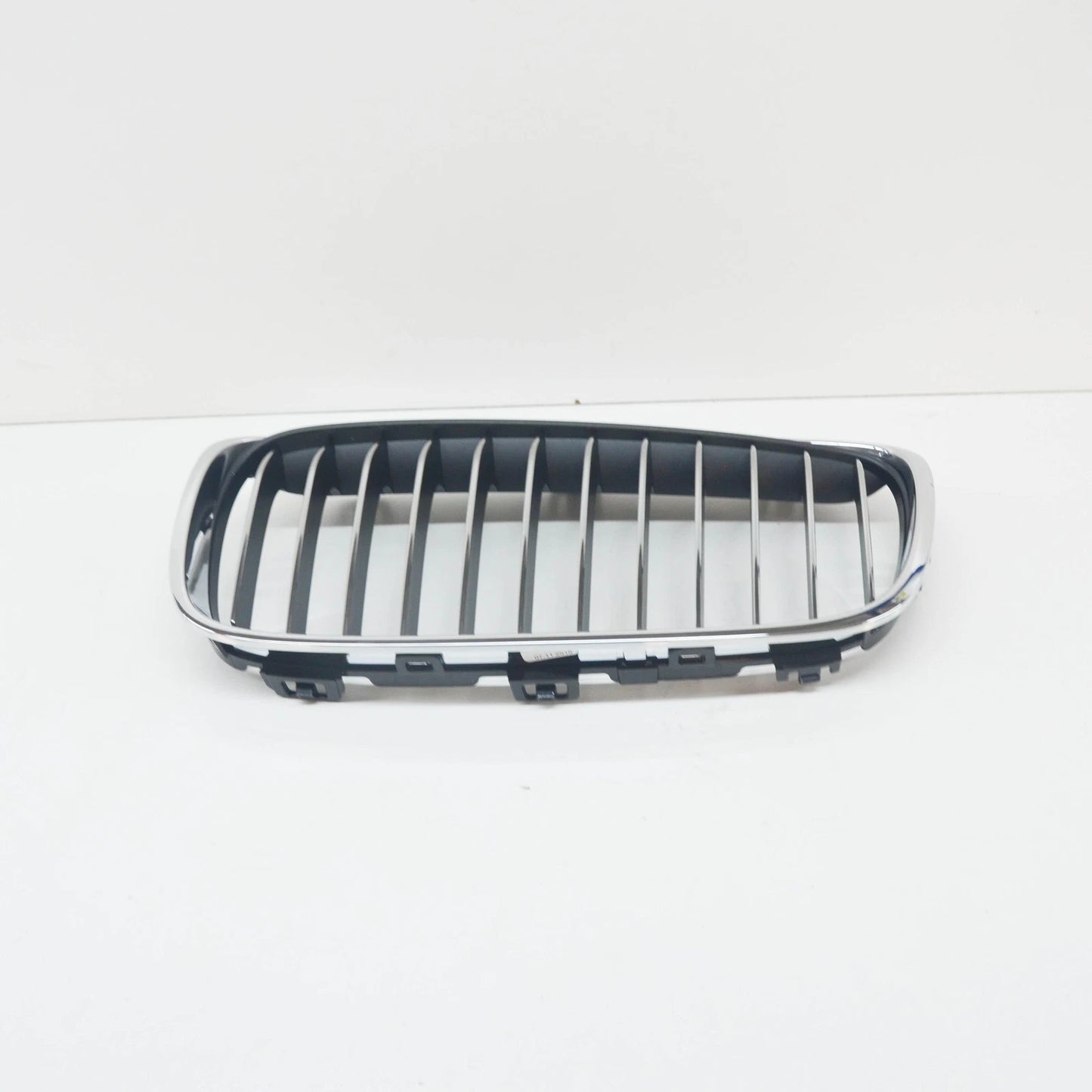 NEW BMW 2 F45 LEFT RADIATOR GRILLE LUXURY 51137379609 7379609 2015 ORIGINAL
