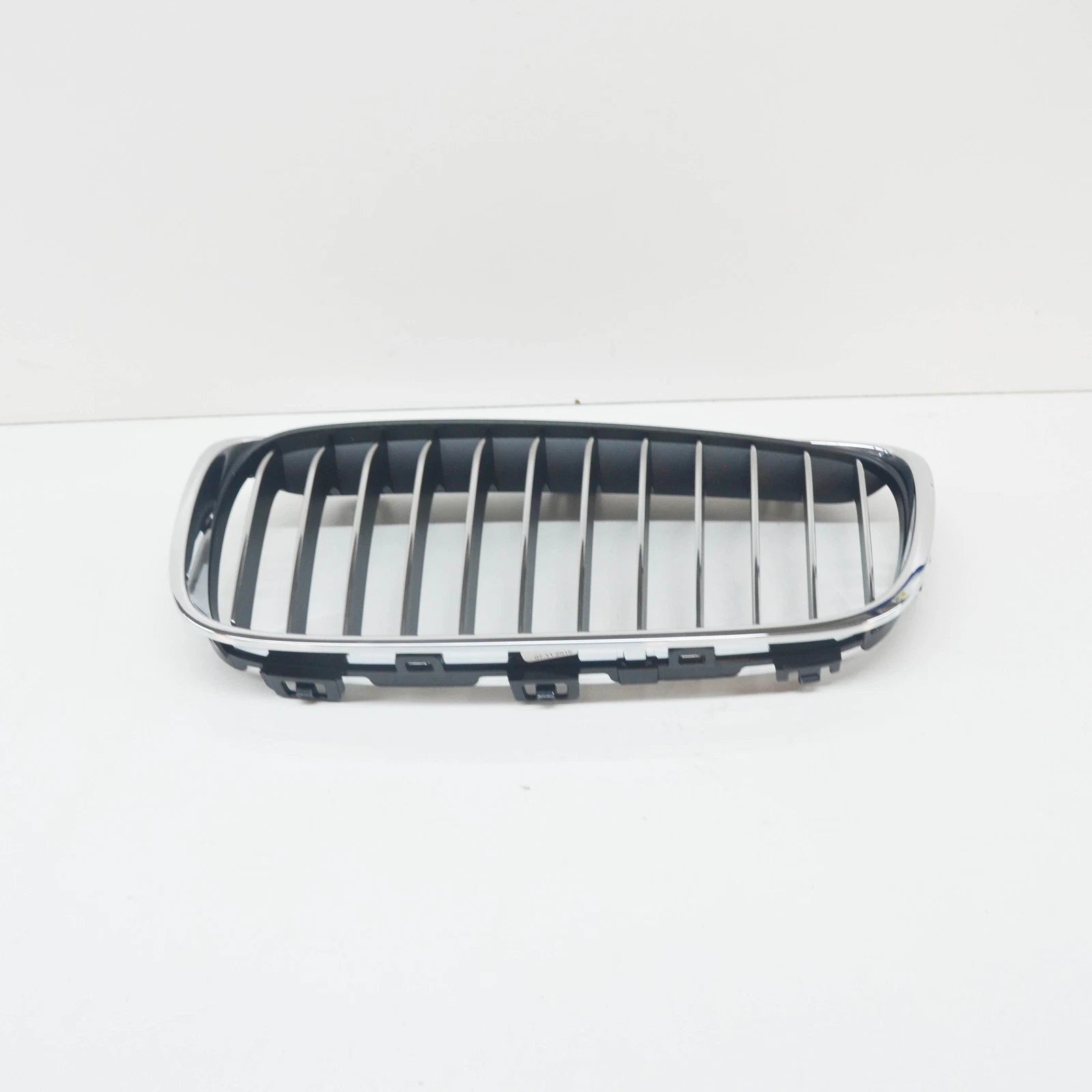 NEW BMW 2 F45 LEFT RADIATOR GRILLE LUXURY 51137379609 7379609 2015 ORIGINAL