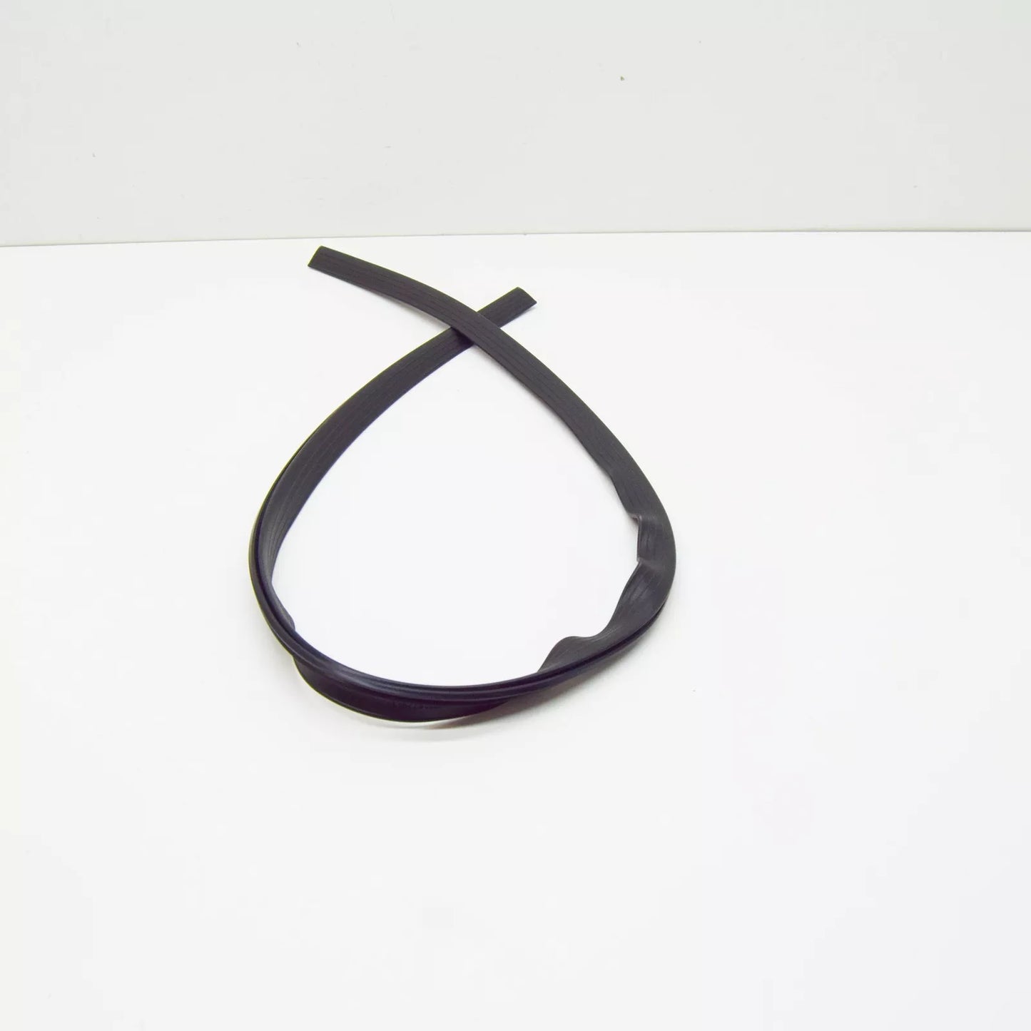 NEW VW TOUAREG 7P REAR SUNROOF GLASS SEAL 7P0877913 ORIGINAL