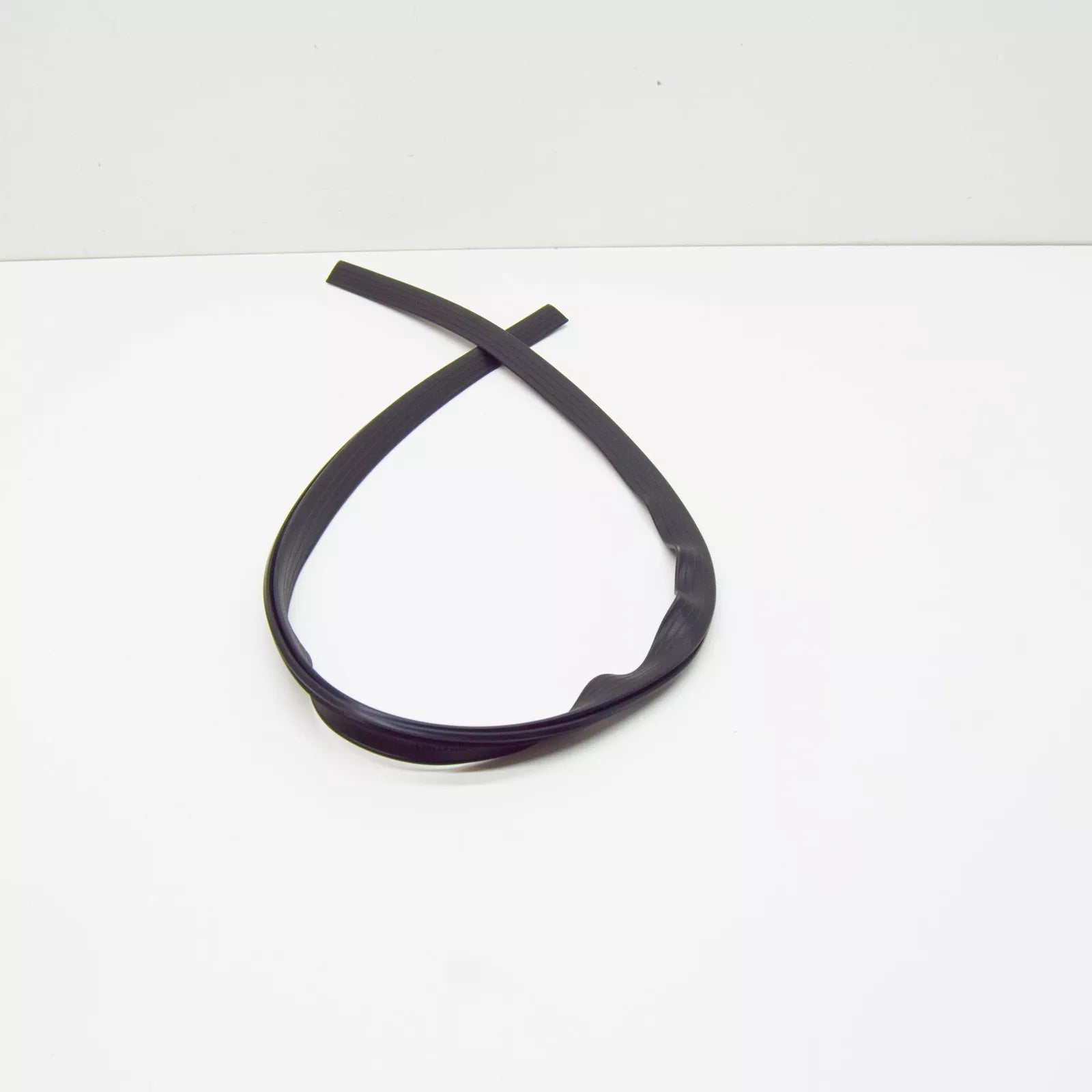 NEW VW TOUAREG 7P REAR SUNROOF GLASS SEAL 7P0877913 ORIGINAL