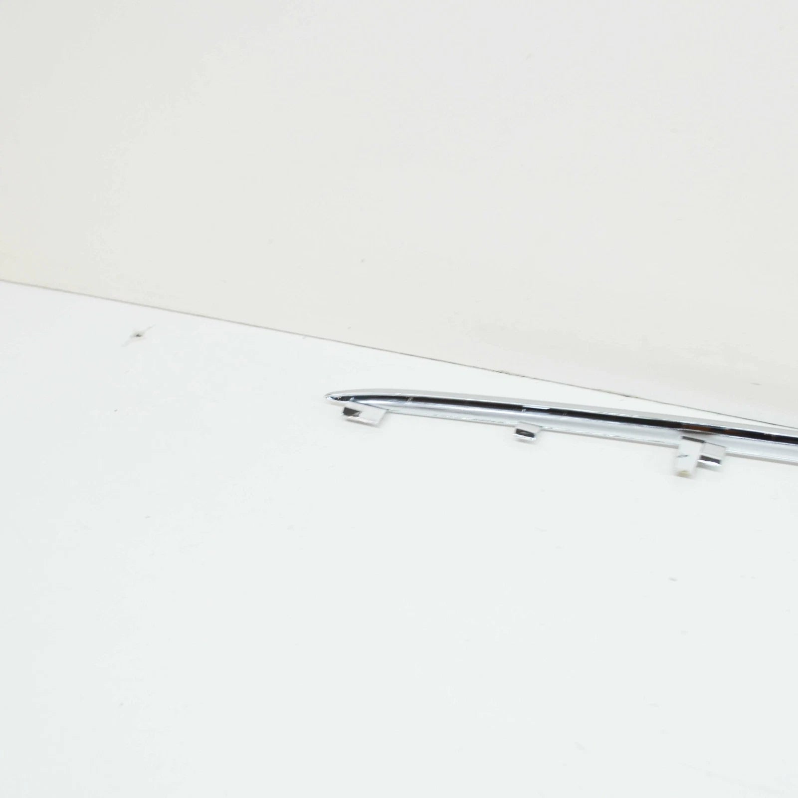 NEW MERCEDES-BENZ S W222 FRONT BUMPER LOWER TRIM STRIP A2228851600